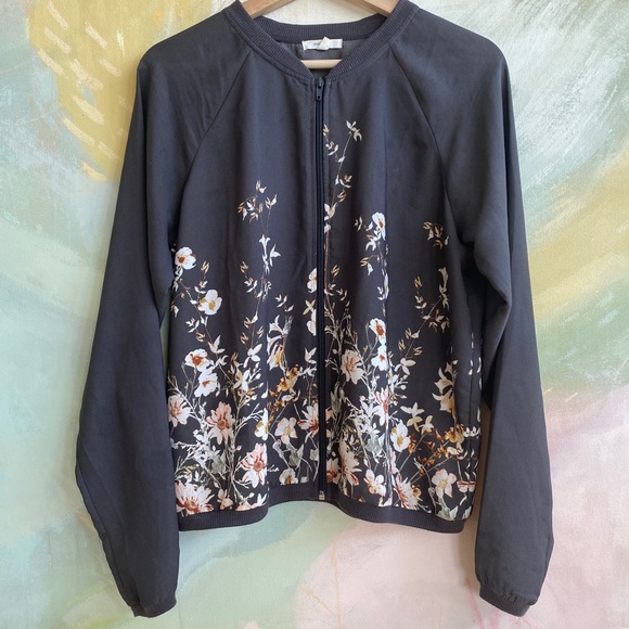 Light weight jacket - Picture 2 of 4